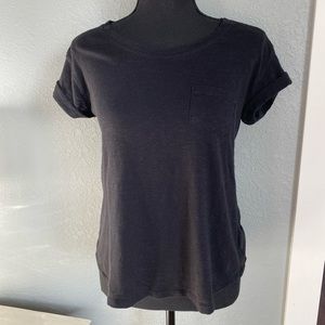 Black cuffed tee⭐️